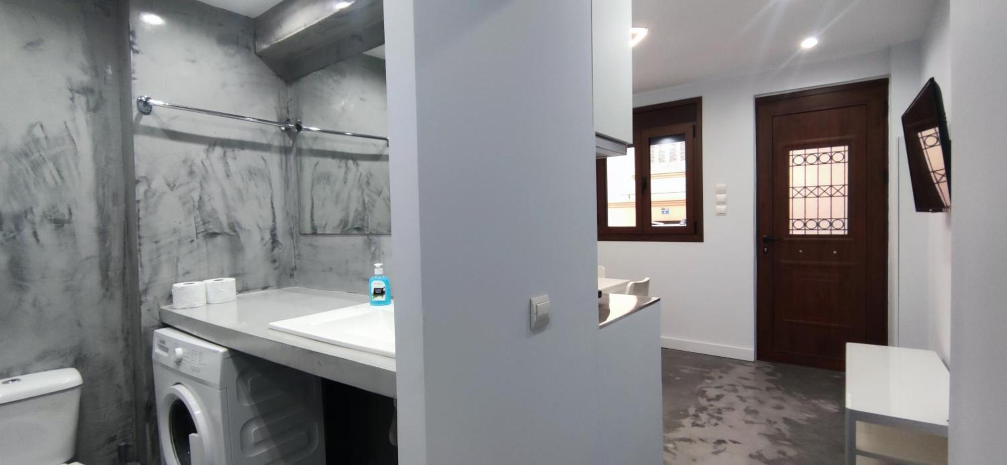 Apartment New With A Separate Entrance Near The Subway. Athens